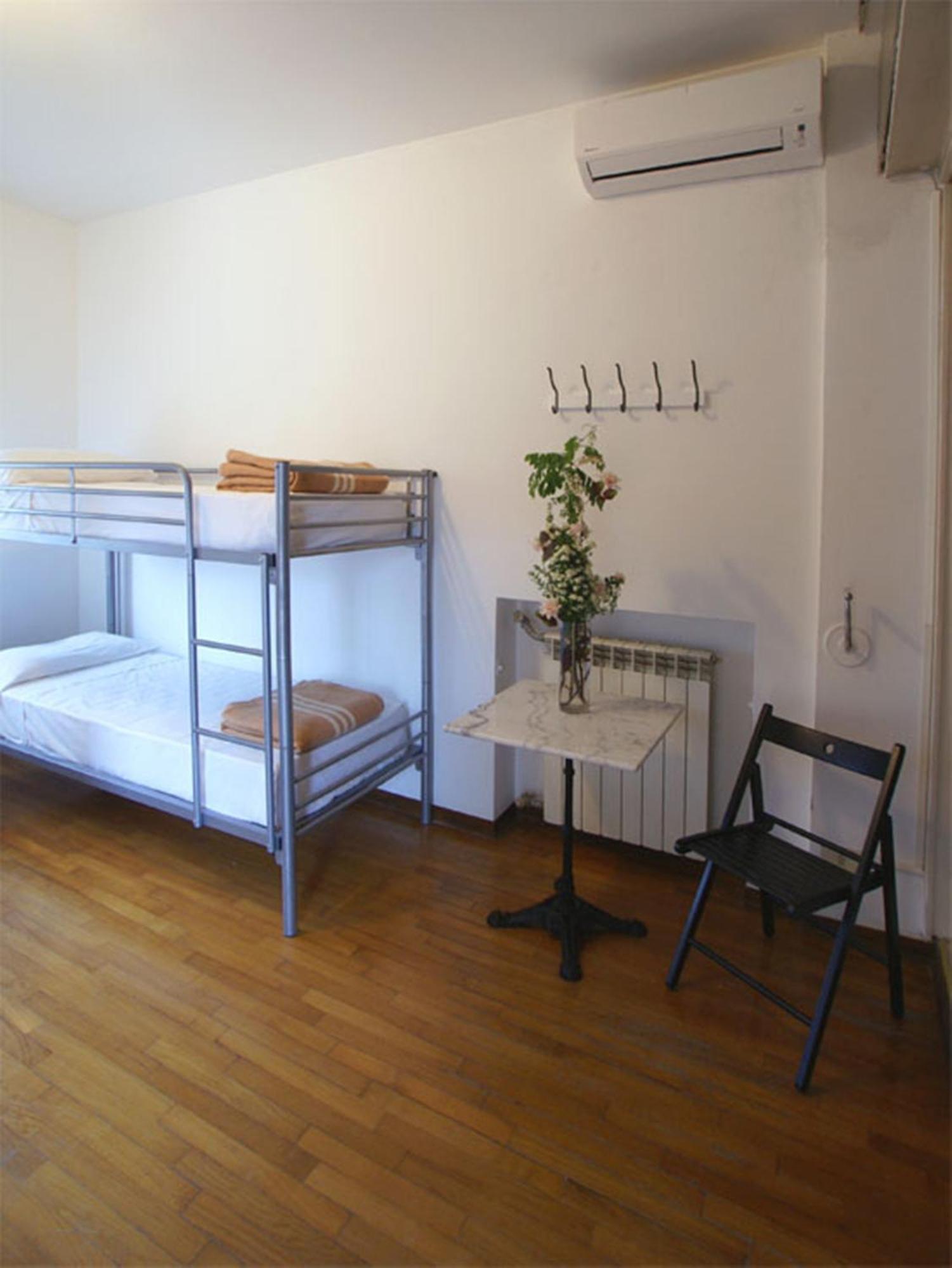 Hostel Colours Milano Phòng bức ảnh